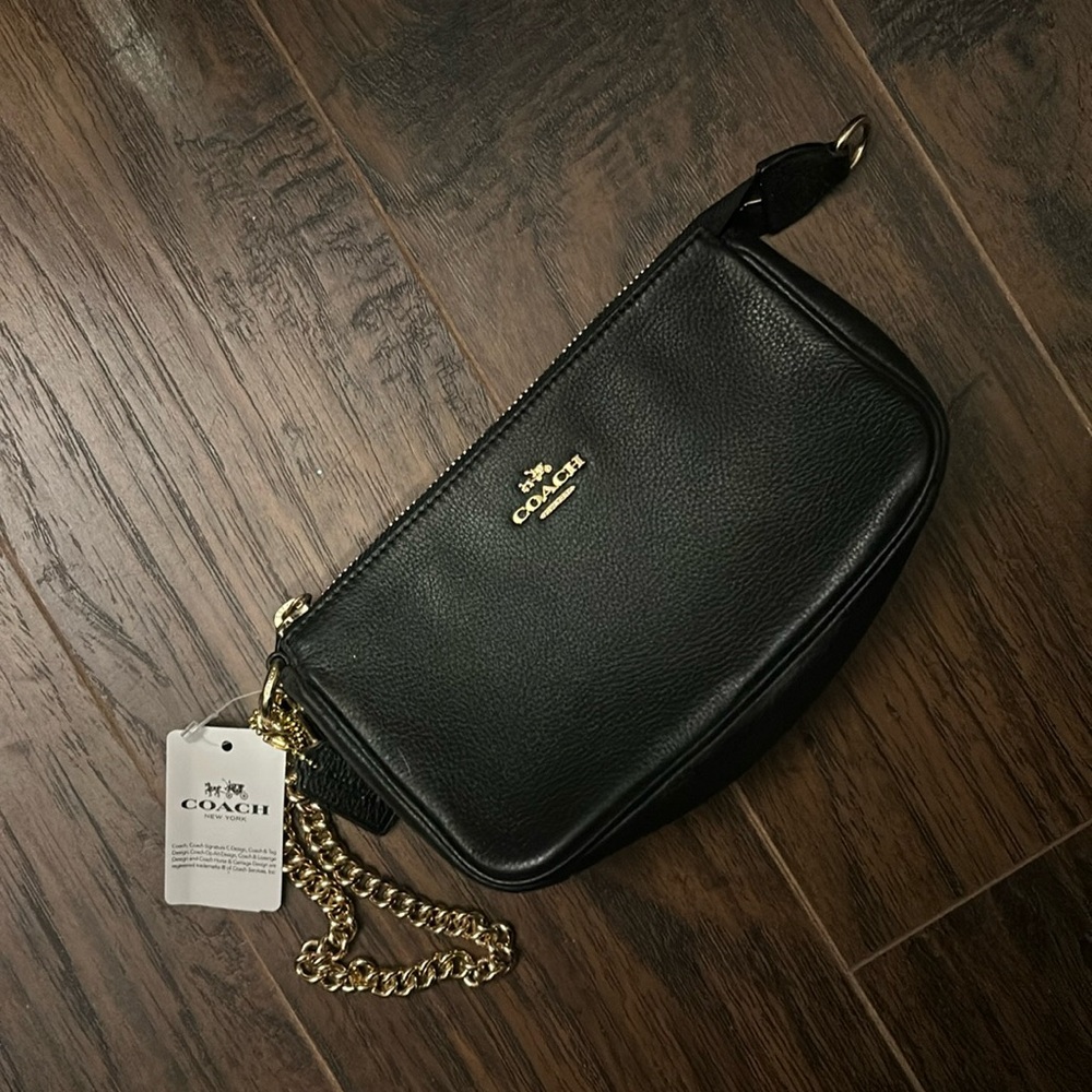 NWT Pebble leather large Coach wristlet